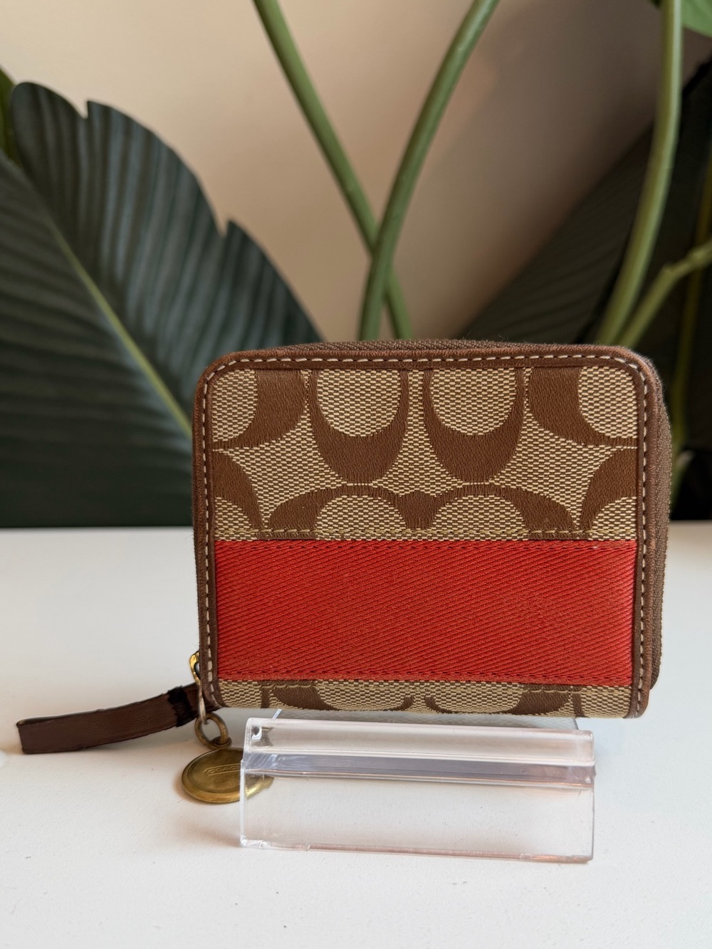 Coach ‘Essential Small Zip Around Card
Case’